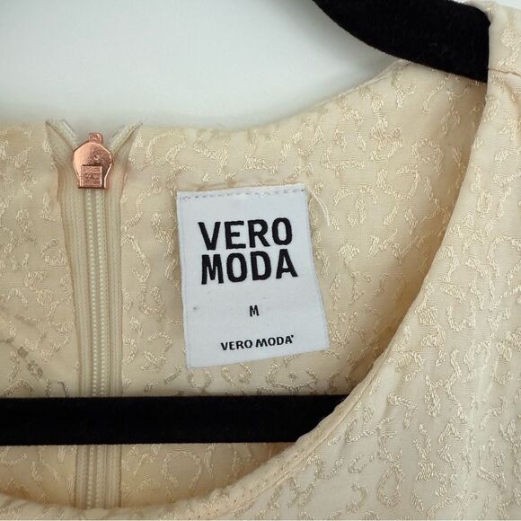 VERO MODA | Peplum sleeveless blouse - Picture 5 of 7